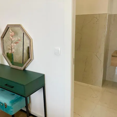 Hedone City Luxury Apartments With Free Parking Pula Exterior photo