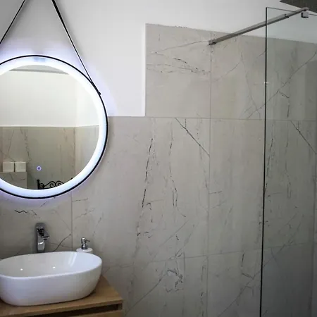 Hedone City Luxury Apartments With Free Parking Pula Exterior photo